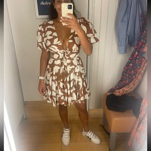 House of Harlow 1960 Puff Sleeve Dress